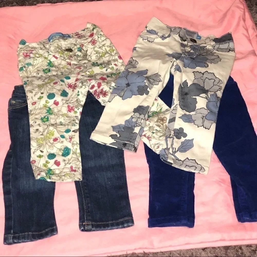4 Pairs Old Navy Jeans/Pants Toddler 12-18 Months